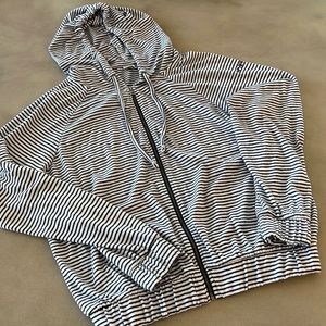 Like new zippered hoodie in size L by Roxy